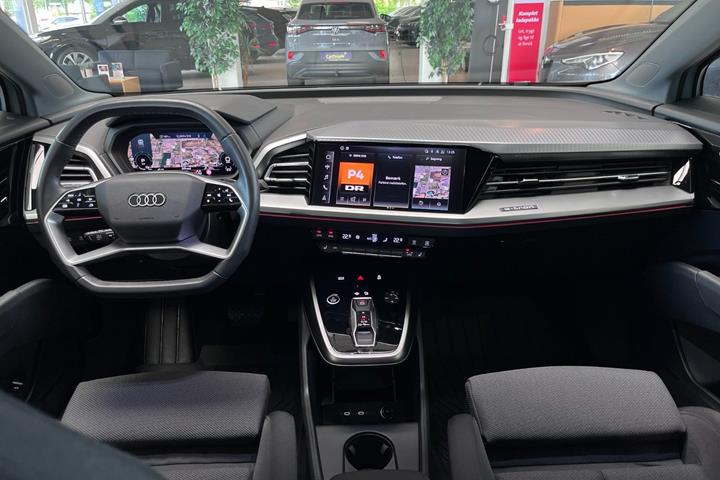 Grå Audi Q4 e-tron fra 2024