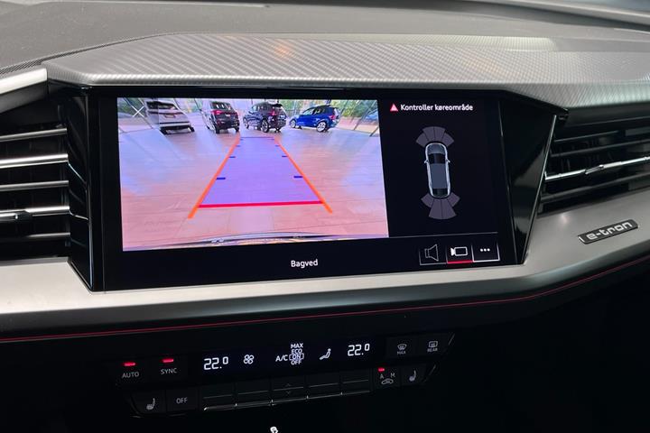 Grå Audi Q4 e-tron fra 2024