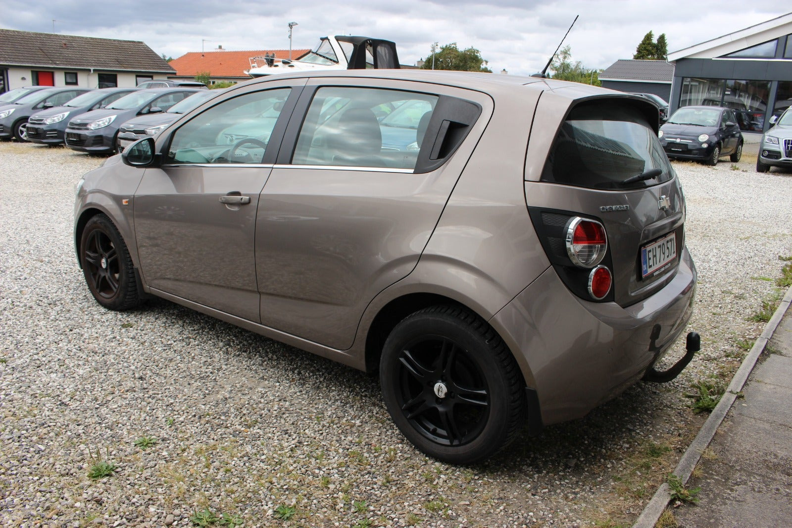 Brun Chevrolet Aveo fra 2012