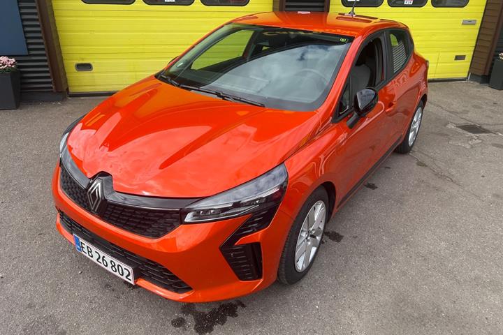 Grå Renault Clio V fra 2024
