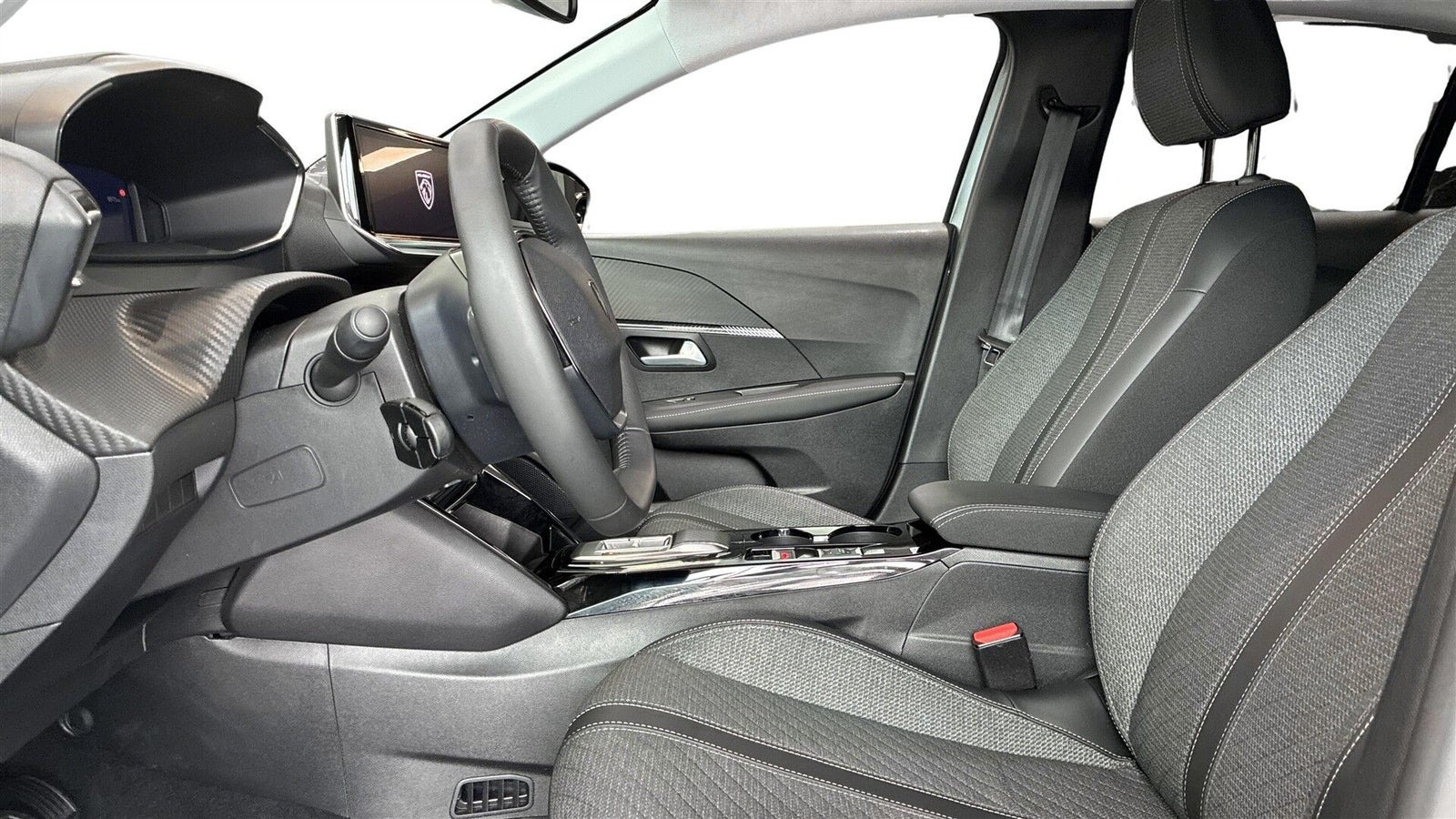 Grå Peugeot e-208 fra 2024