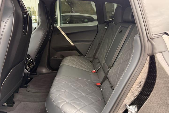 Hvid BMW iX fra 2022