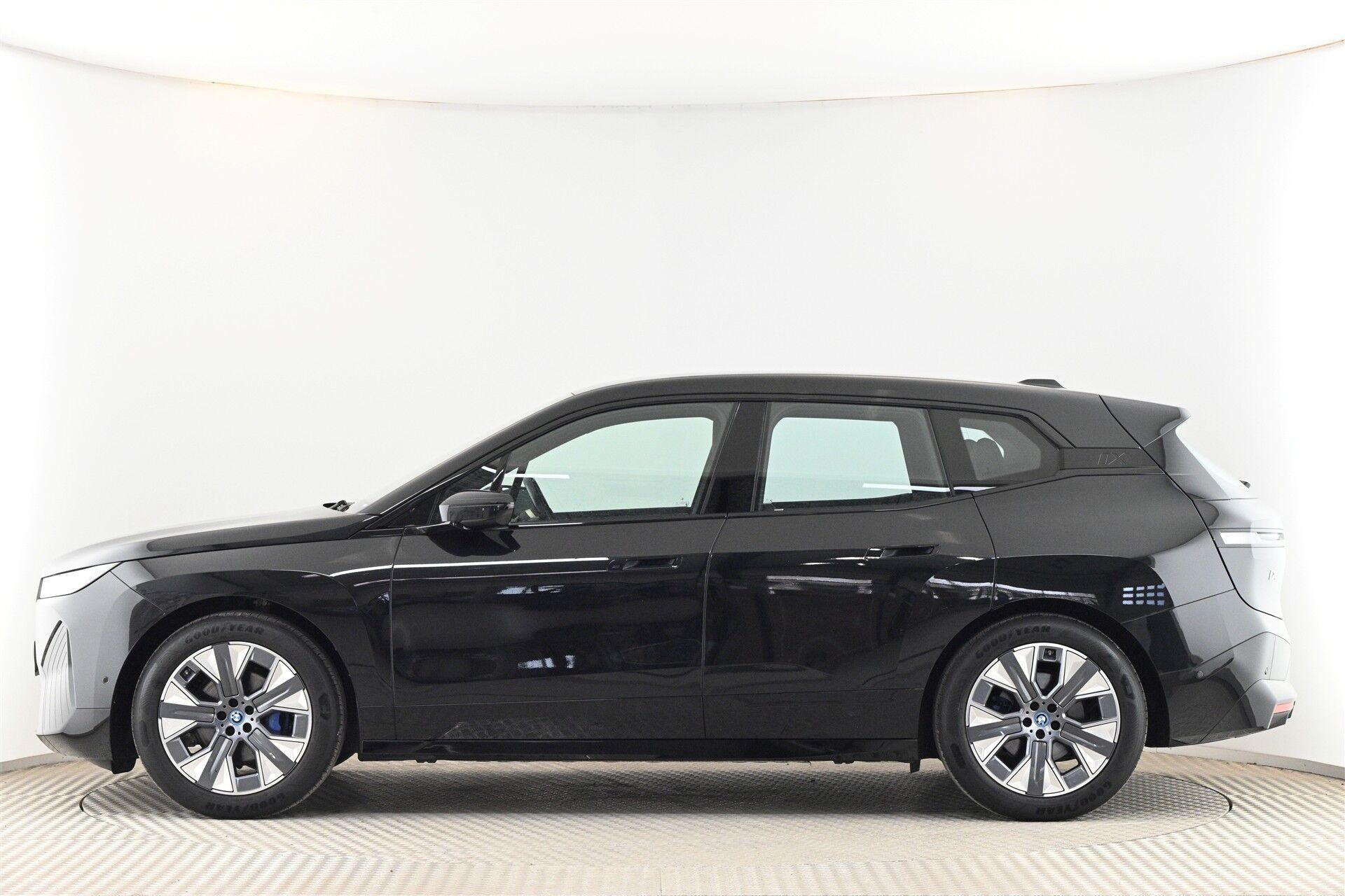 Sort BMW iX fra 2024
