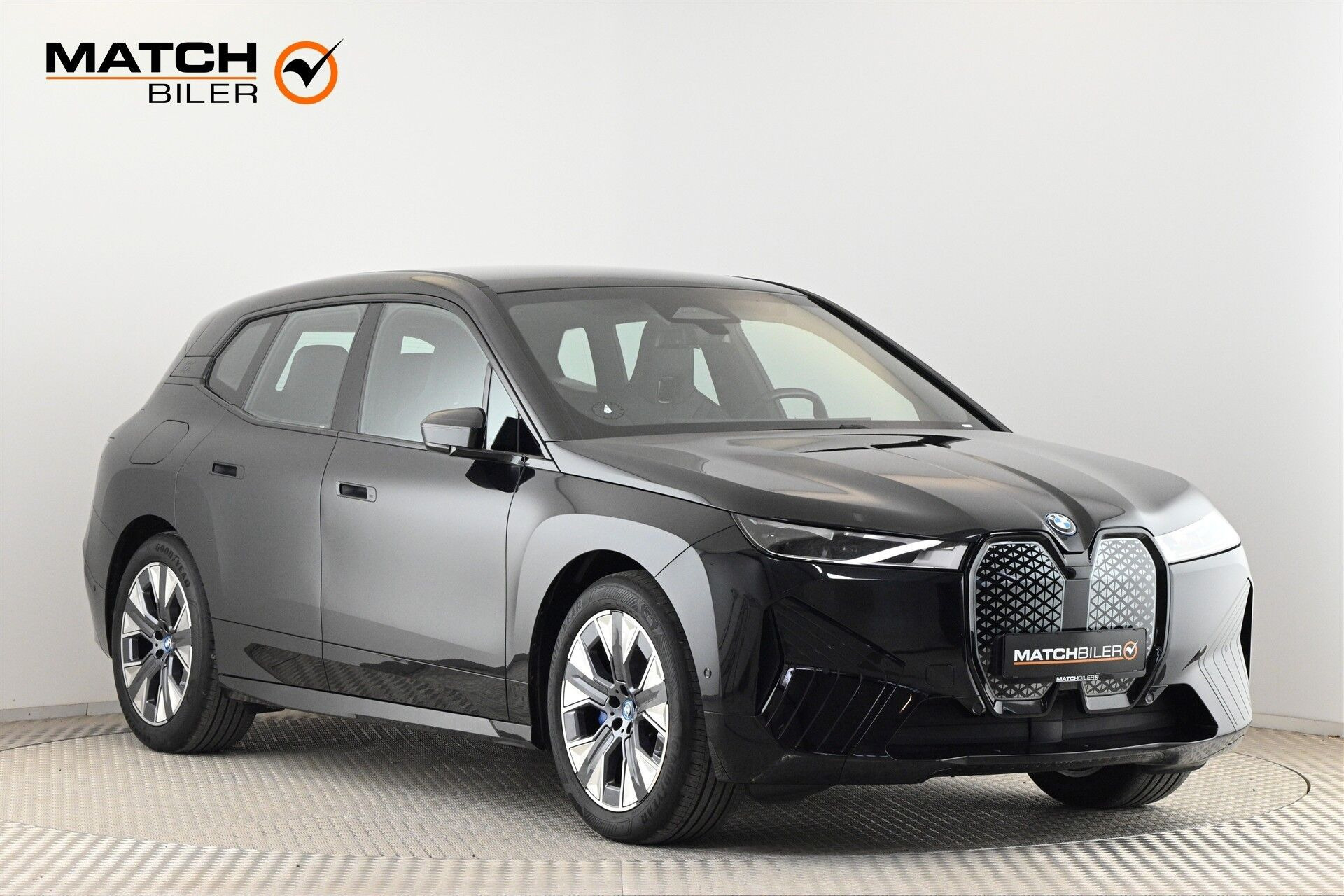 BMW iX 40 EL Fully Charged XDrive 326HK 5d Aut.