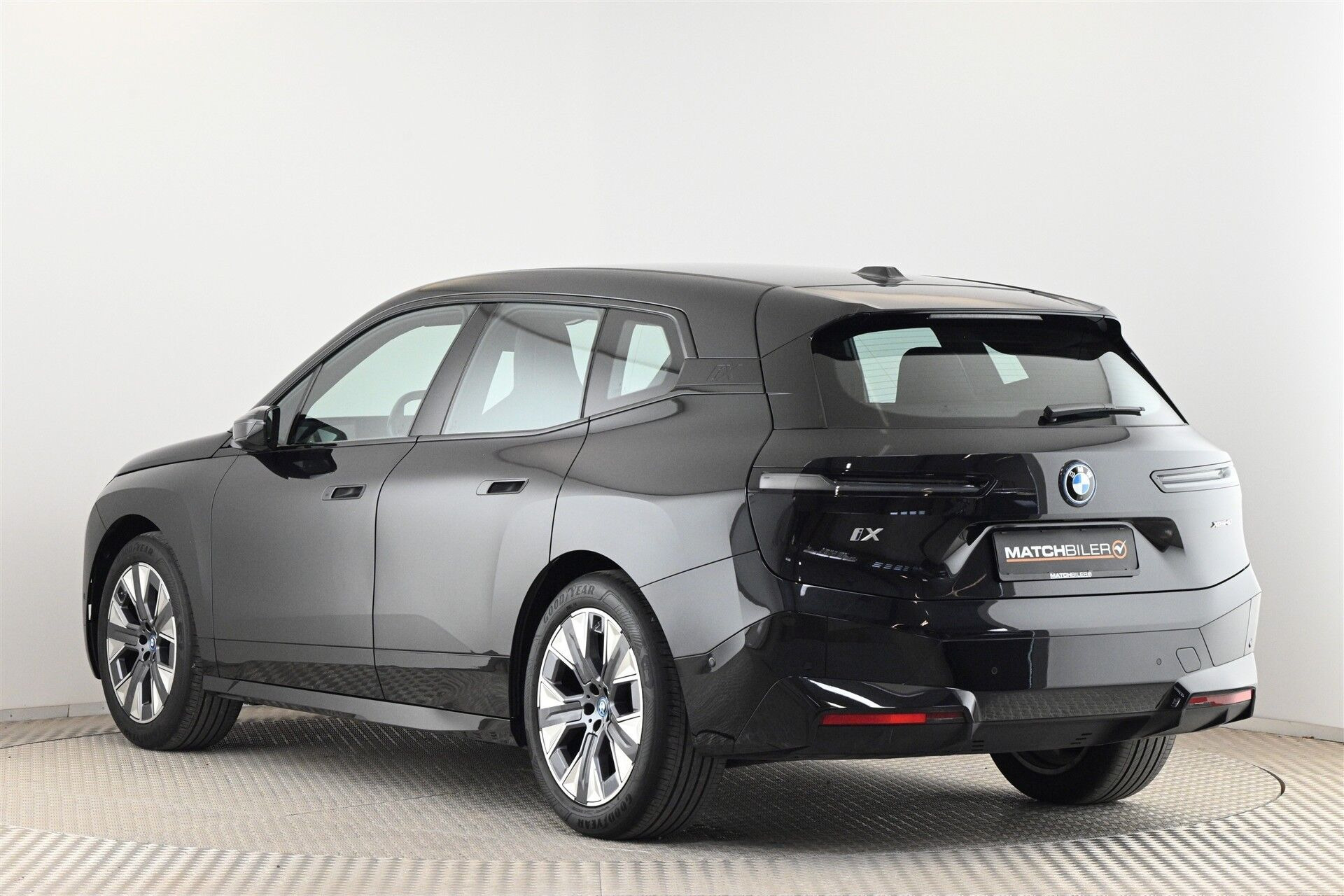 Sort BMW iX fra 2024