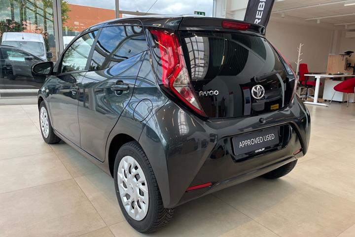 Grå Toyota Aygo fra 2020
