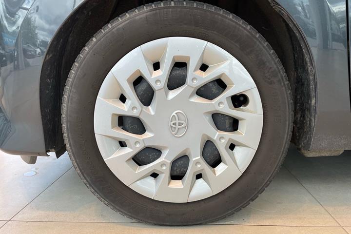 Grå Toyota Aygo fra 2020