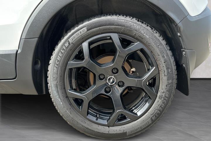 Hvid Opel Crossland fra 2023