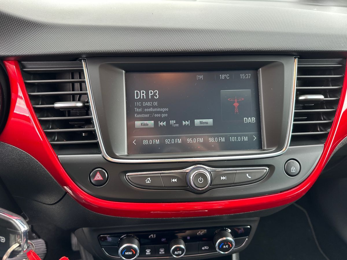 Hvid Opel Crossland fra 2023