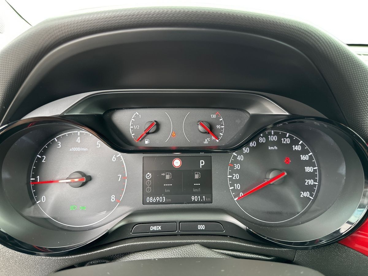 Hvid Opel Crossland fra 2023