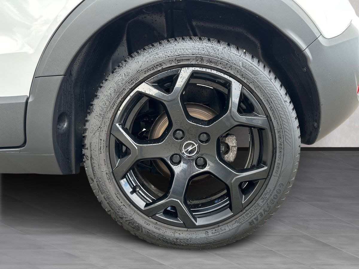 Hvid Opel Crossland fra 2023