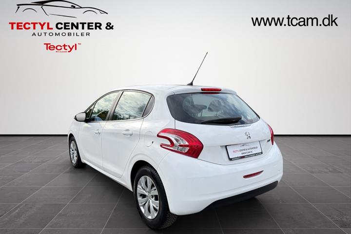 Hvid Peugeot 208 fra 2015
