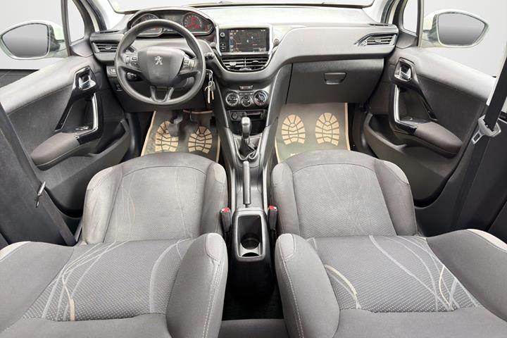 Hvid Peugeot 208 fra 2015