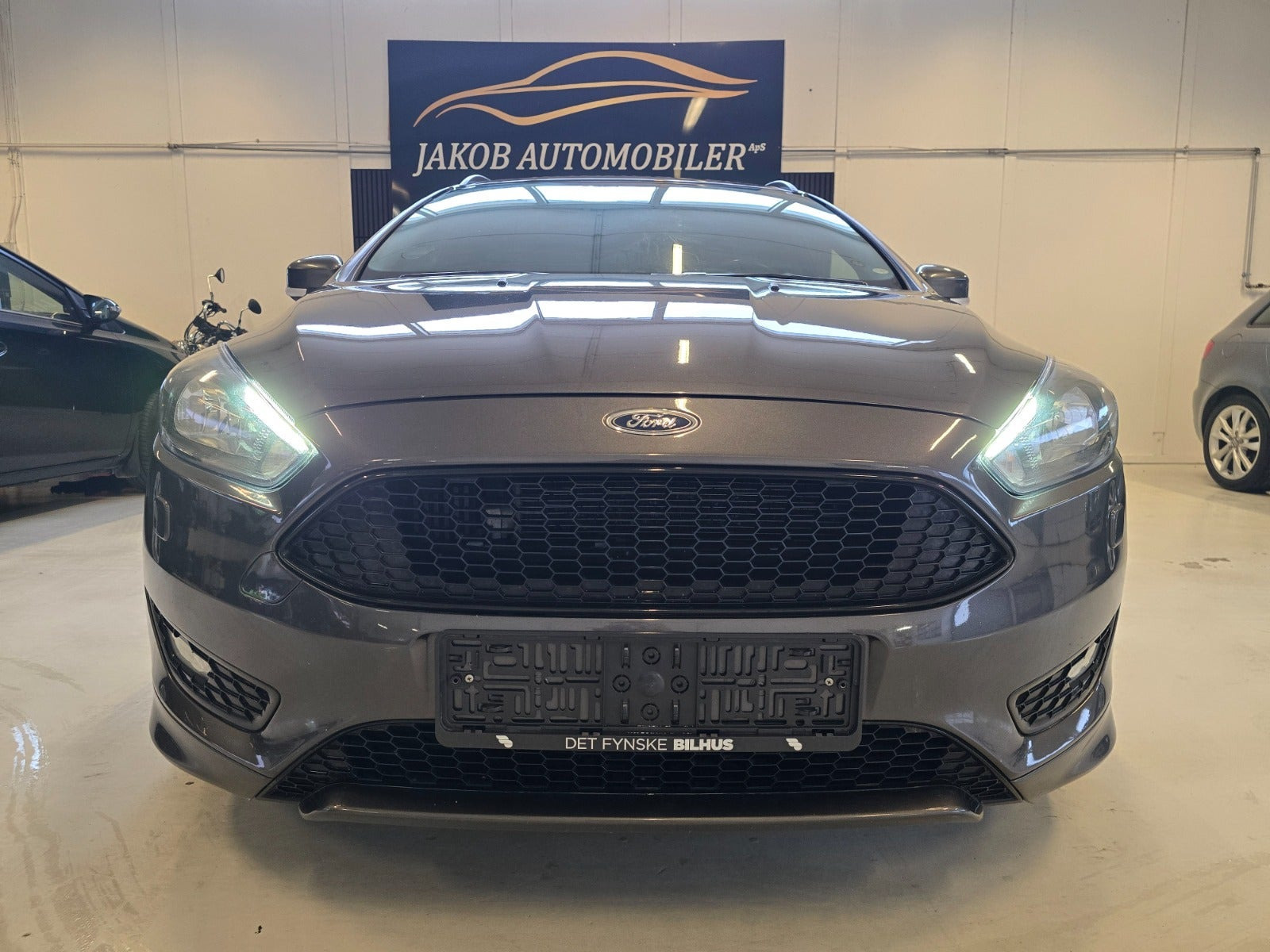Grå Ford Focus fra 2017