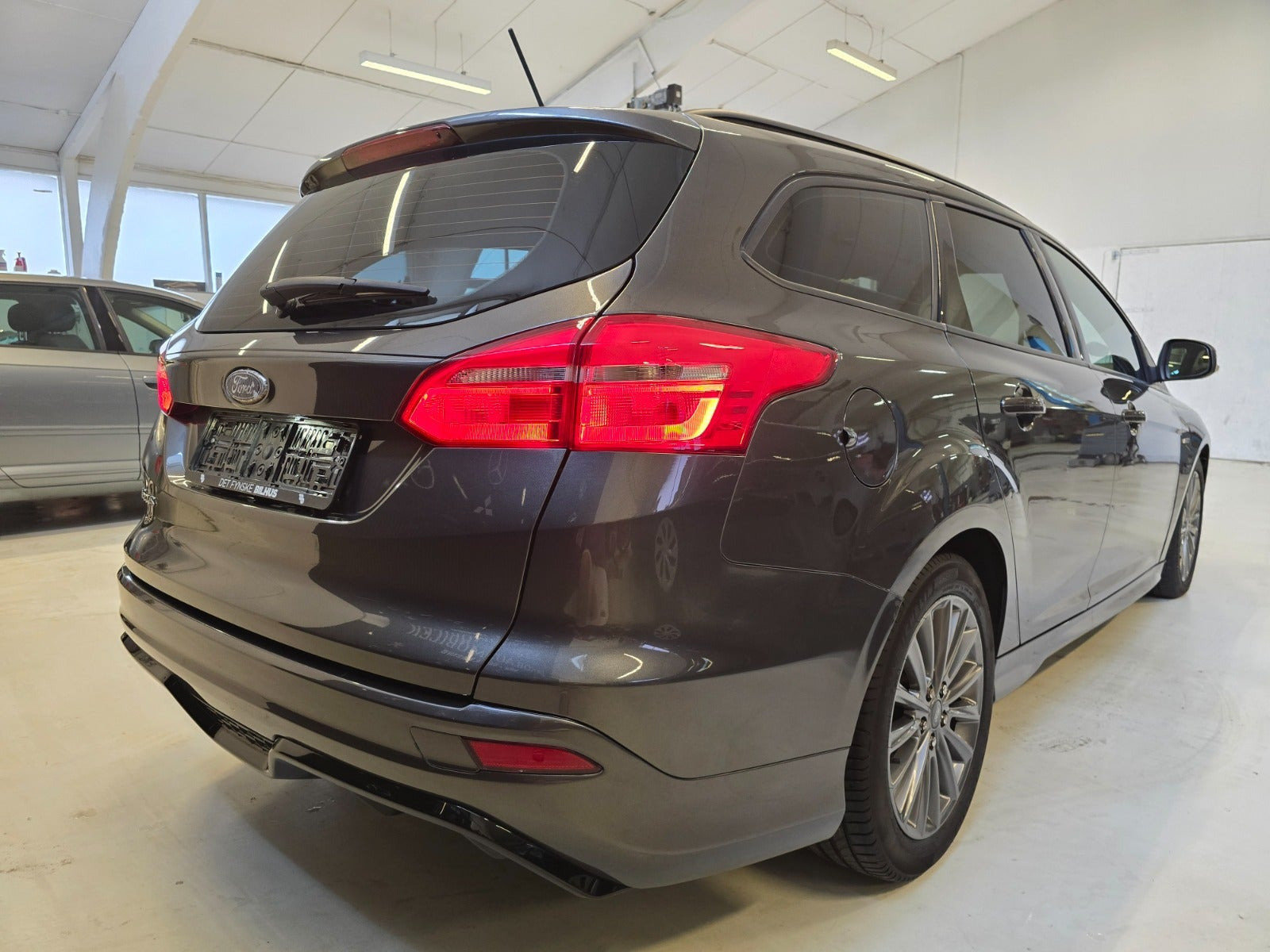Grå Ford Focus fra 2017