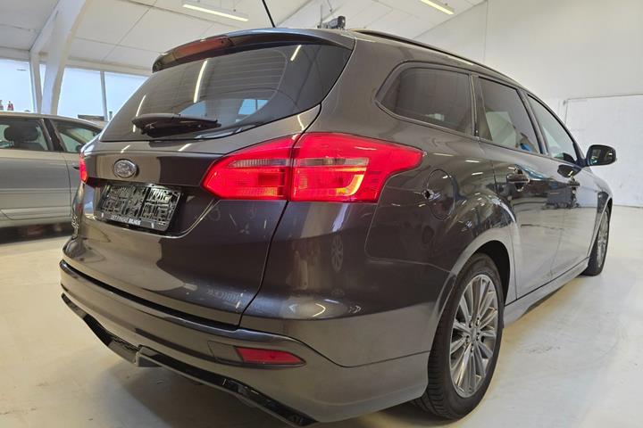 Grå Ford Focus fra 2017