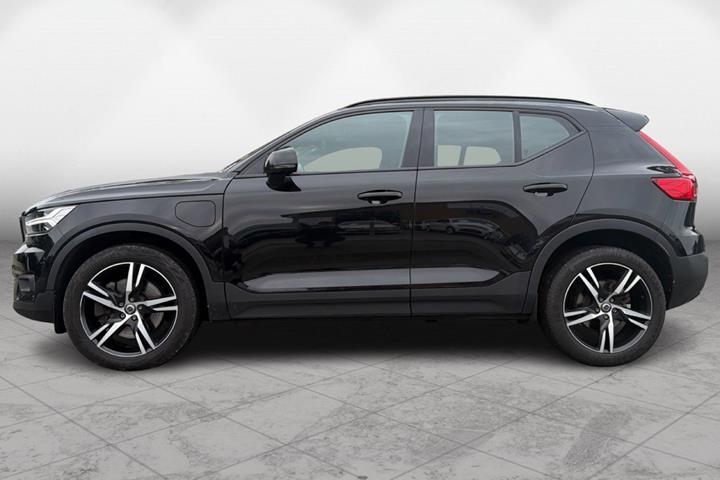Sort Volvo XC40 fra 2022