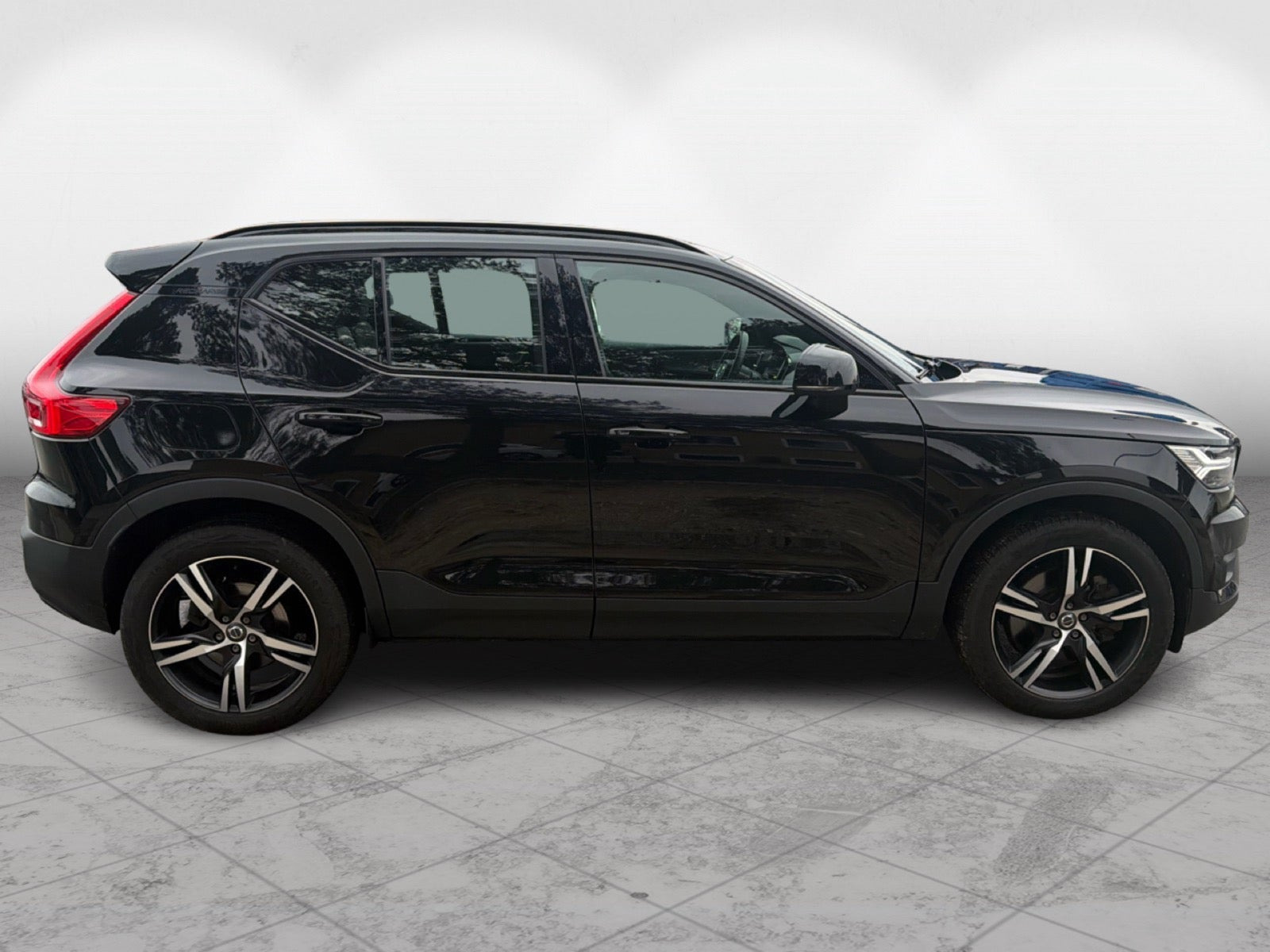 Sort Volvo XC40 fra 2022