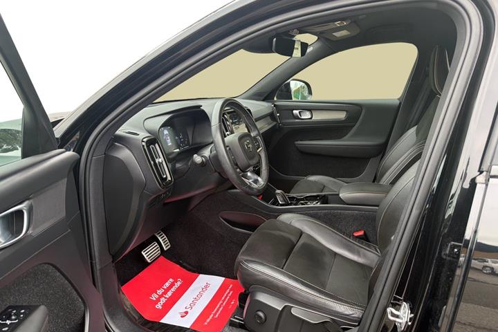 Sort Volvo XC40 fra 2022