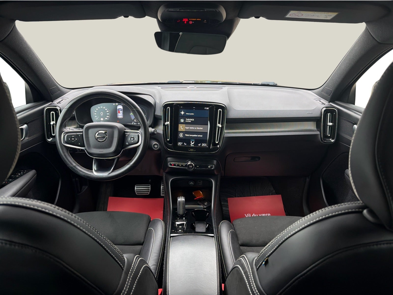 Sort Volvo XC40 fra 2022