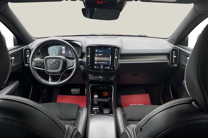 Sort Volvo XC40 fra 2022