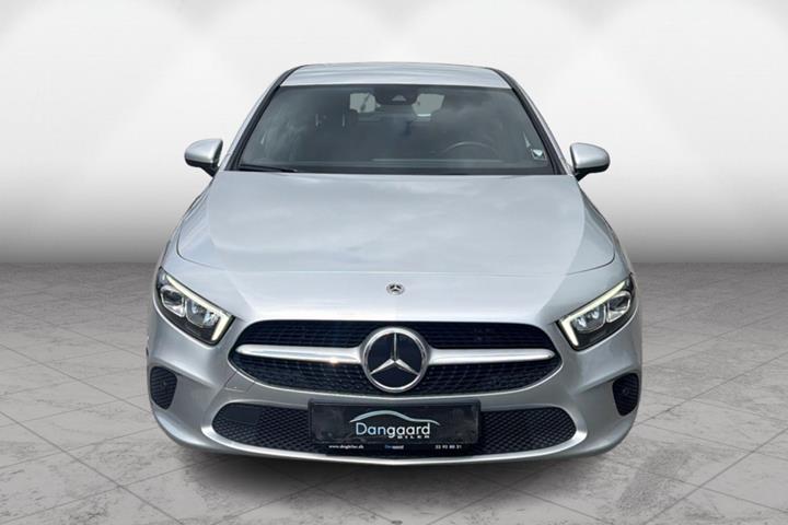 Sølv Mercedes A250 e fra 2021