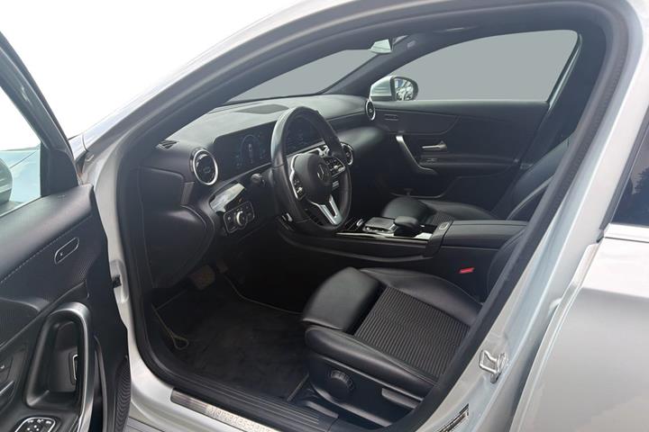 Sølv Mercedes A250 e fra 2021