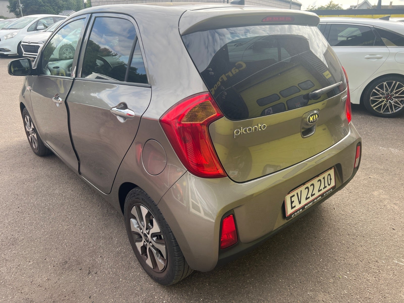 Grå Kia Picanto fra 2016