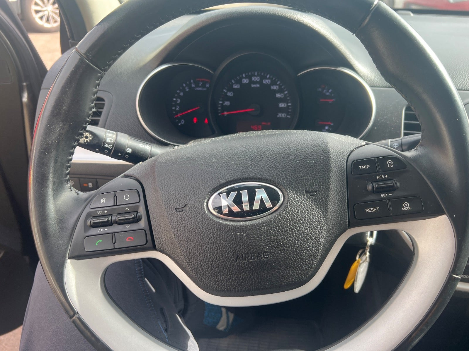 Grå Kia Picanto fra 2016