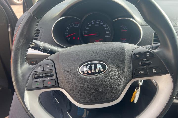 Grå Kia Picanto fra 2016