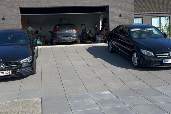 Grå VW Golf VII fra 2015