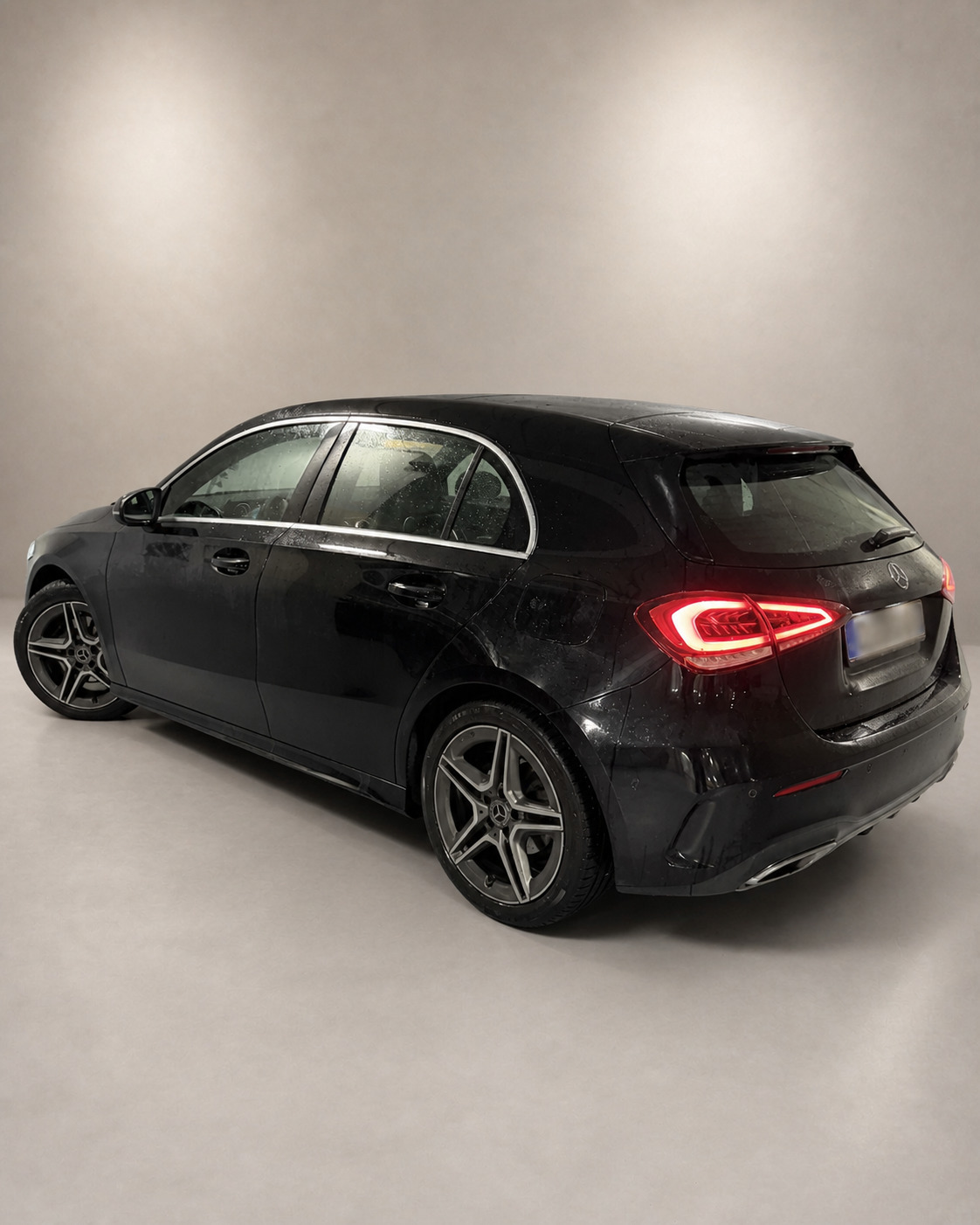 Sort Mercedes A180 d fra 2019