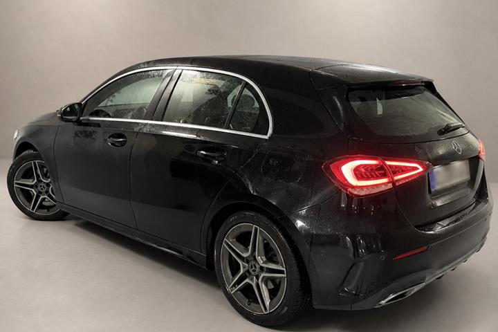 Sort Mercedes A180 d fra 2019