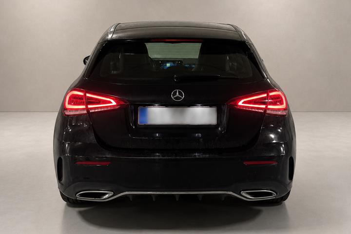 Sort Mercedes A180 d fra 2019
