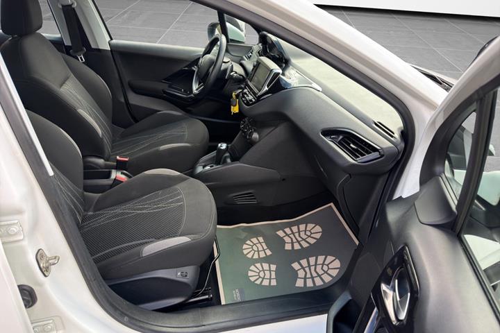 Hvid Peugeot 208 fra 2014