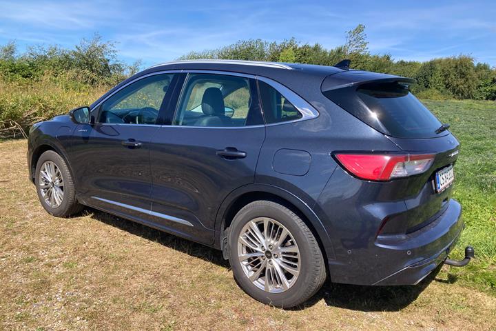Blå Ford Kuga fra 2020