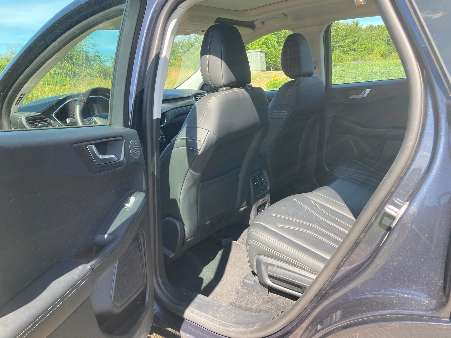Blå Ford Kuga fra 2020