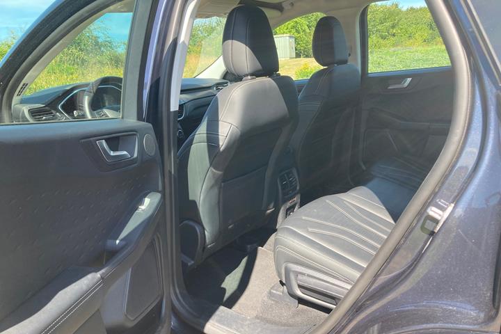 Blå Ford Kuga fra 2020