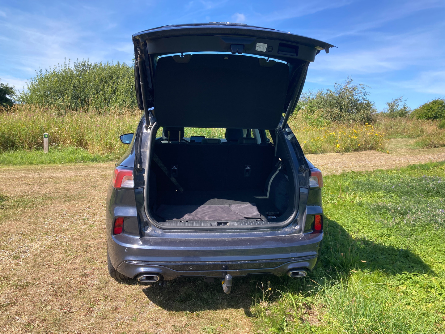 Blå Ford Kuga fra 2020
