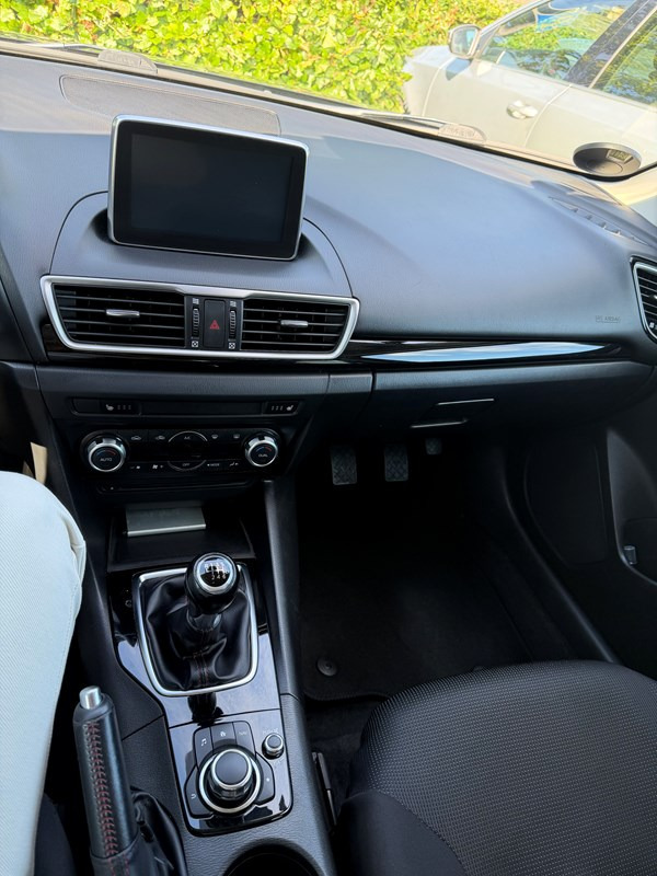 undefined Mazda 3 fra 2015