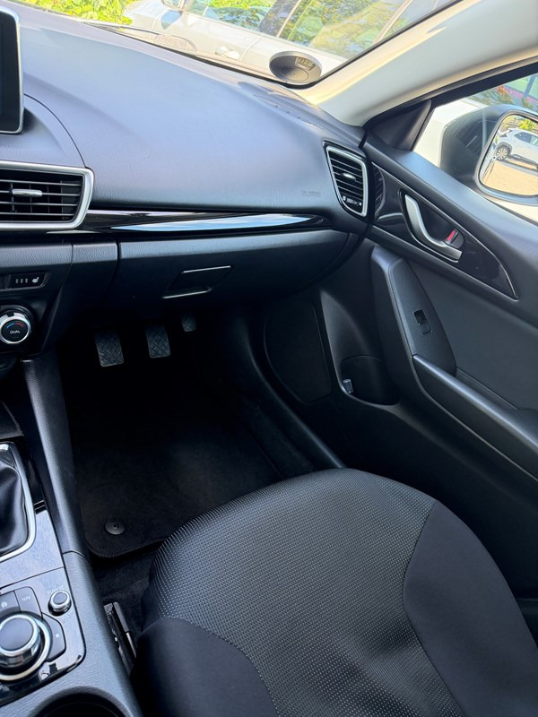 undefined Mazda 3 fra 2015