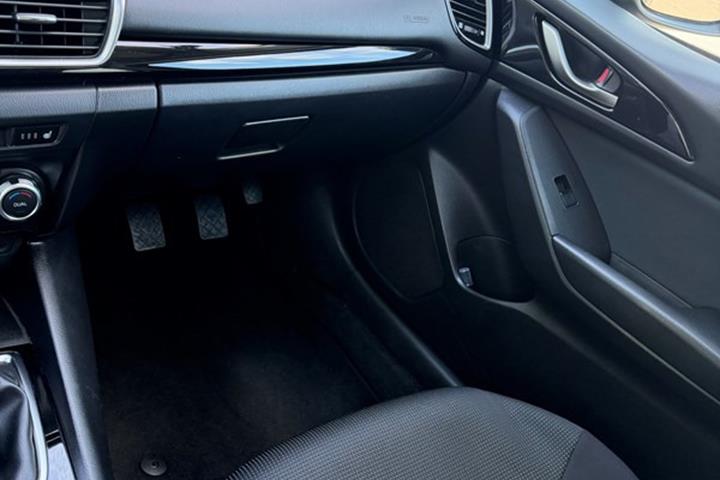 undefined Mazda 3 fra 2015