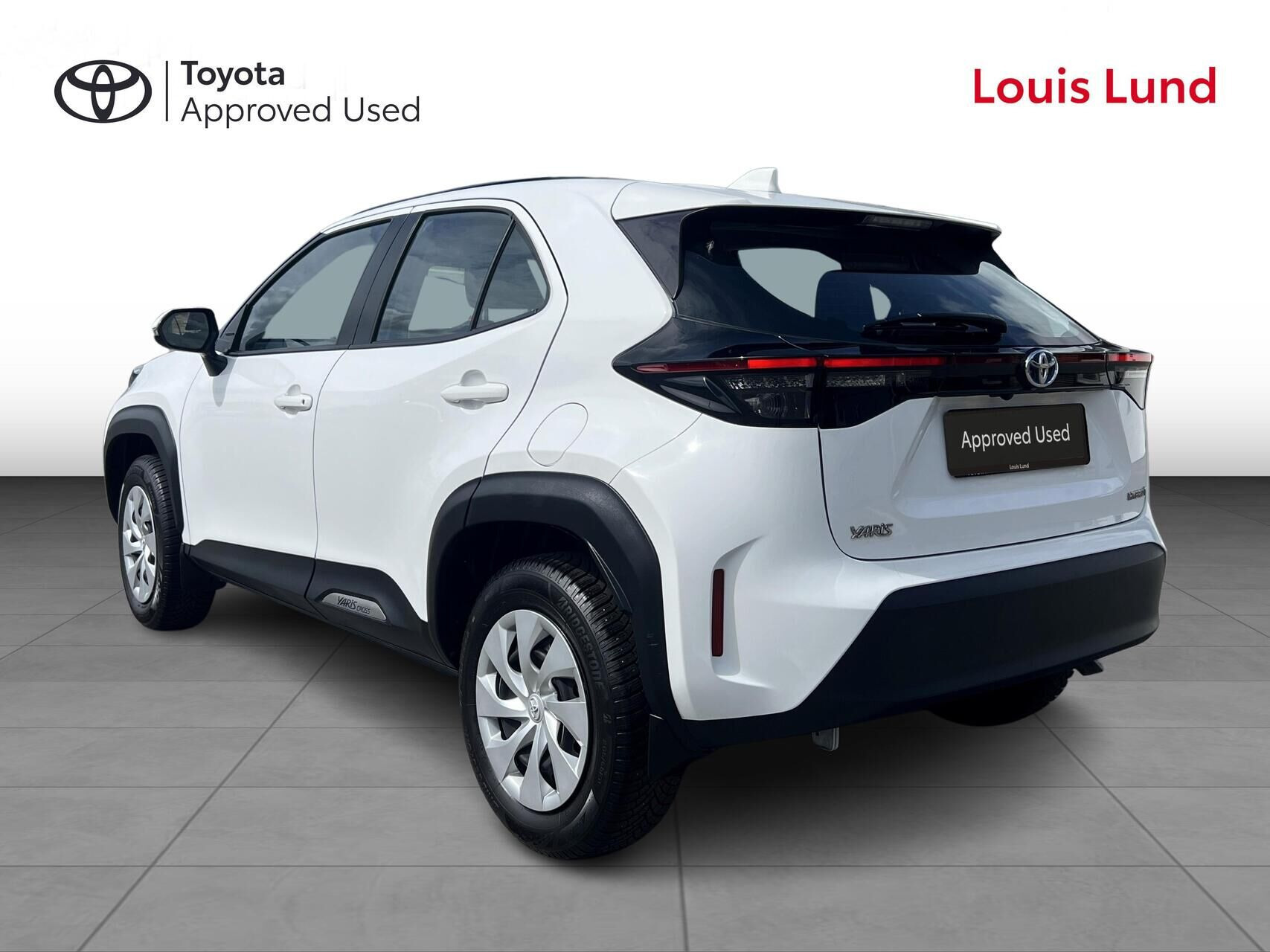 Hvid Toyota Yaris Cross fra 2024