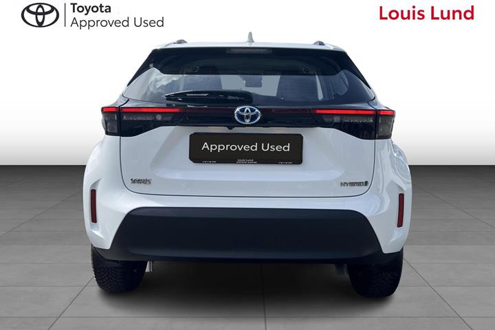 Hvid Toyota Yaris Cross fra 2024