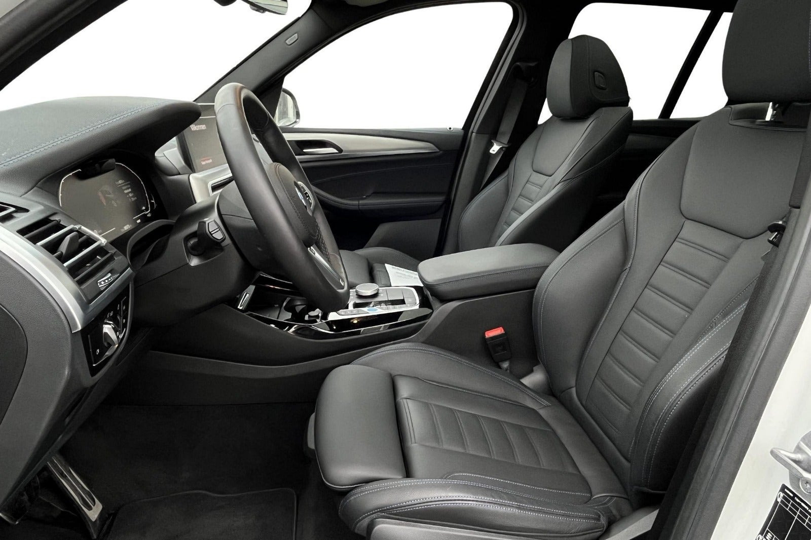 Hvid BMW iX3 fra 2024