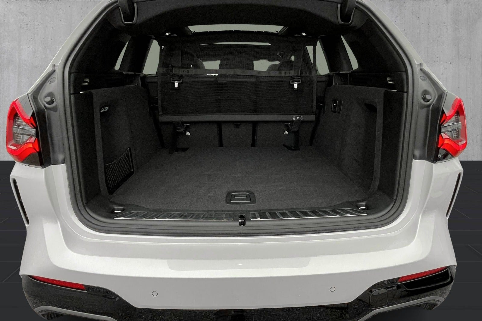 Hvid BMW iX3 fra 2024