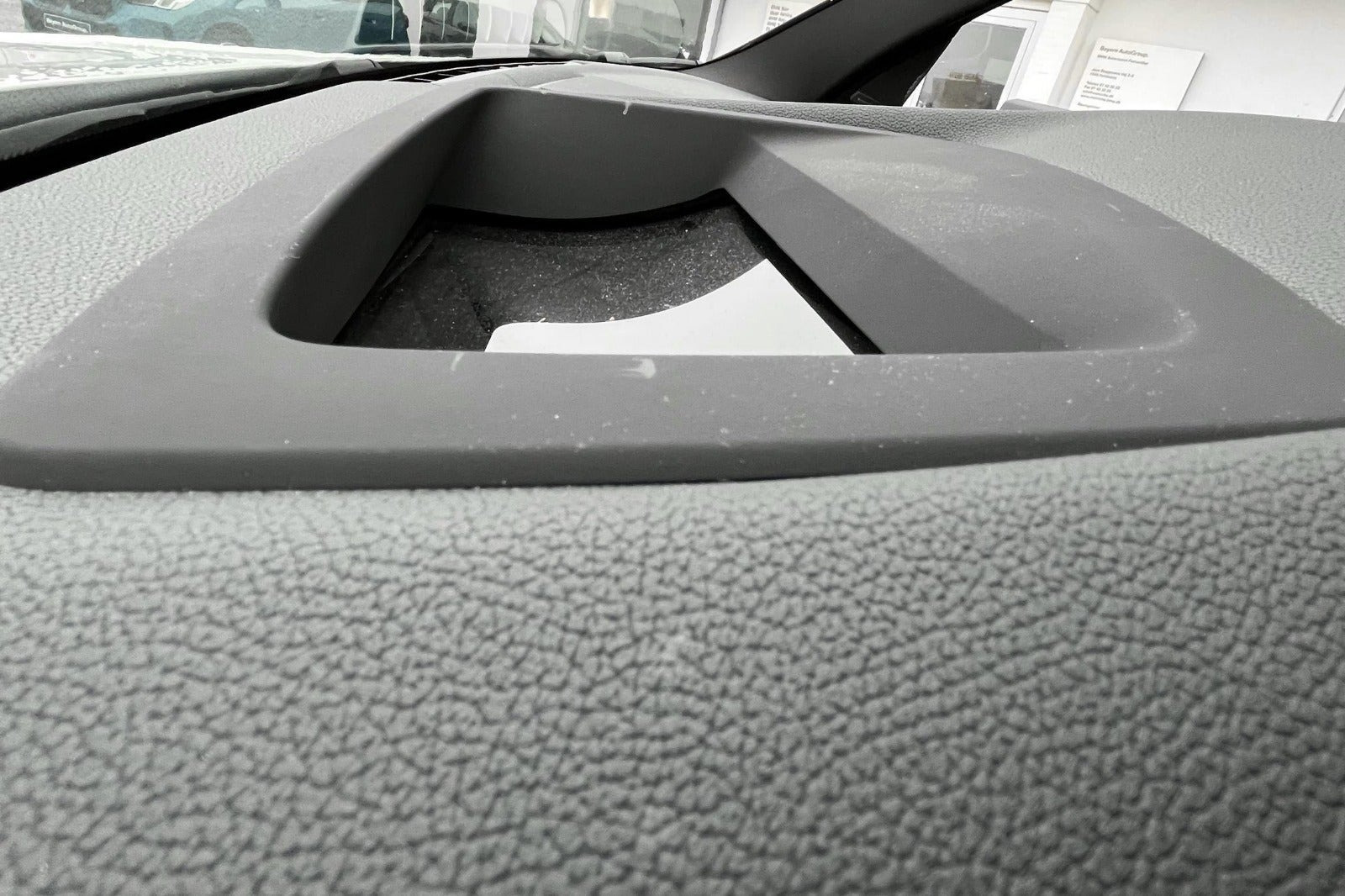 Hvid BMW iX3 fra 2024