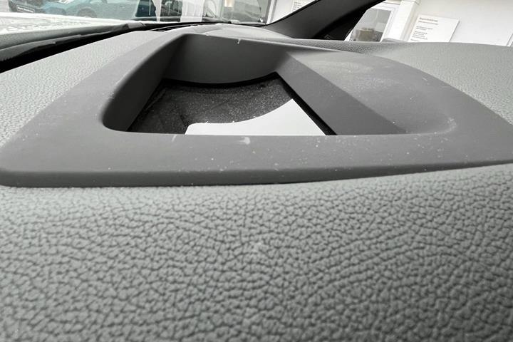 Hvid BMW iX3 fra 2024