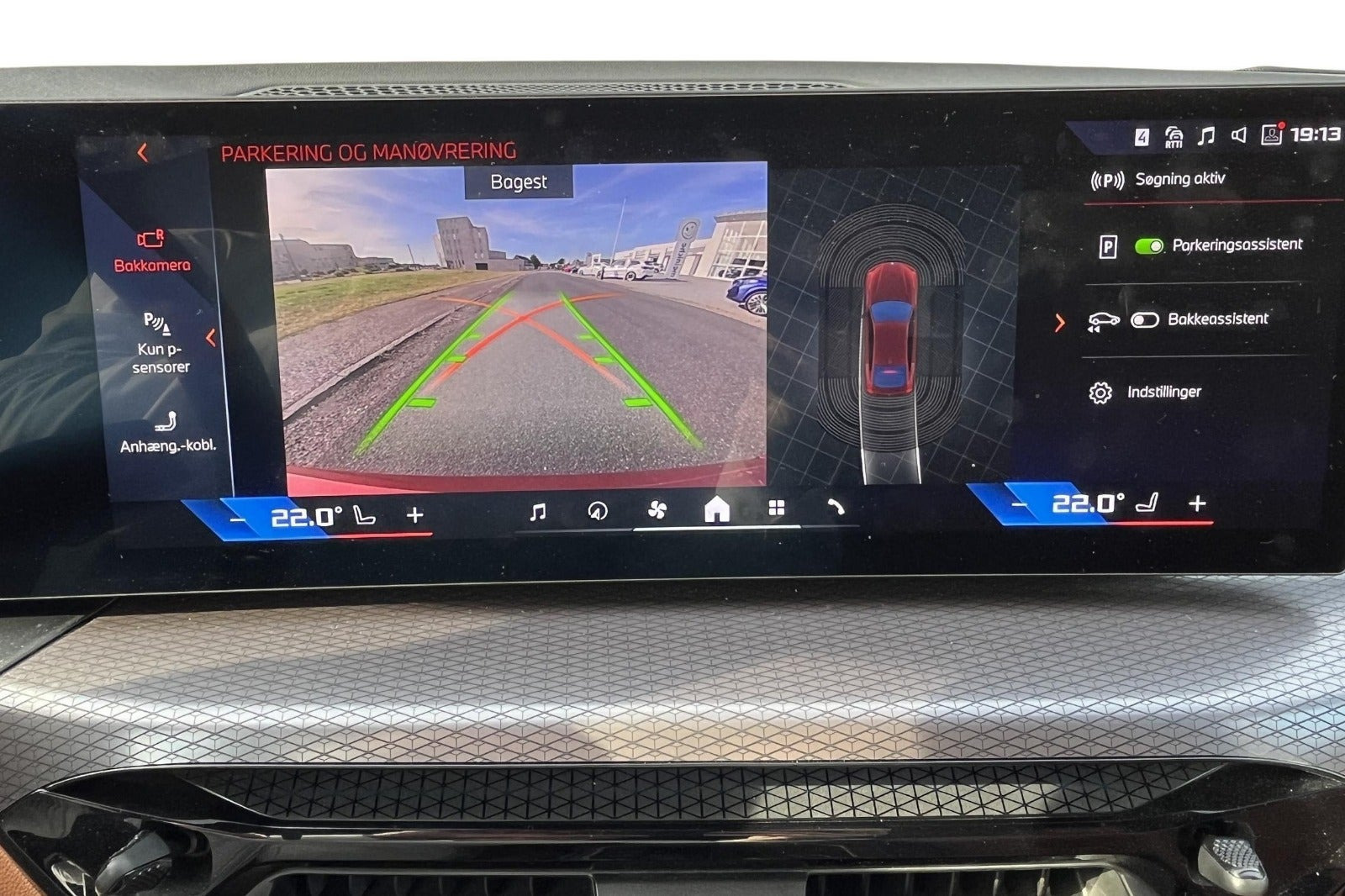 Grå BMW i4 fra 2025
