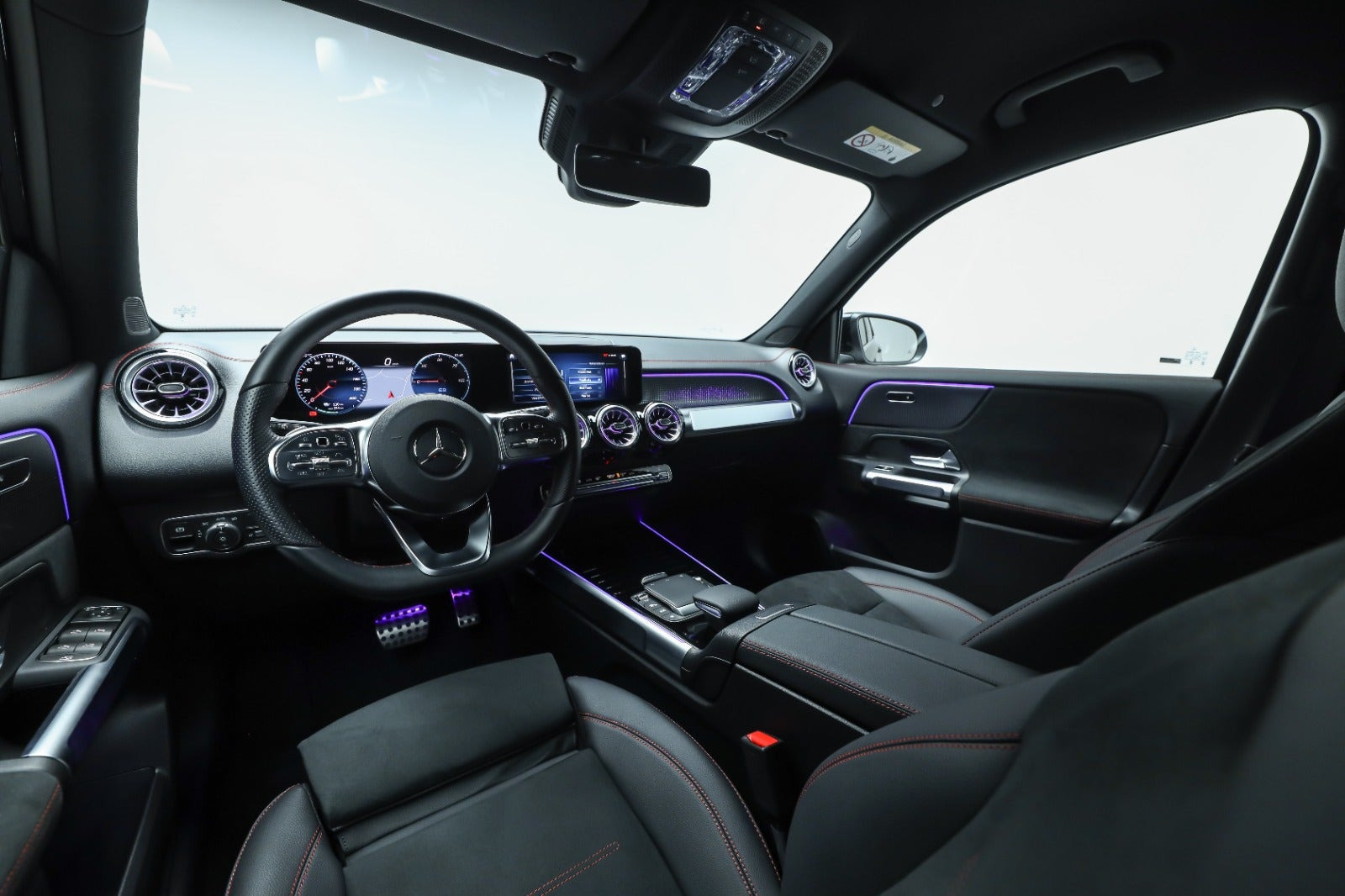 Sort Mercedes EQB350 fra 2023